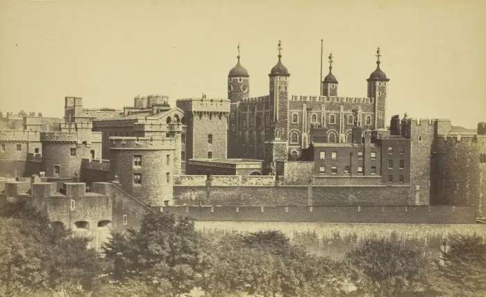Framed Print : The Tower of London, 1850-1900. Creator: Unknown Framed Print : The Tower of London, 1850-1900. Creator: Unknown