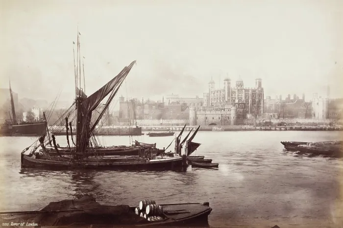 Framed Print : Tower of London, c1890. Creator: Francis Frith Framed Print : Tower of London, c1890. Creator: Francis Frith