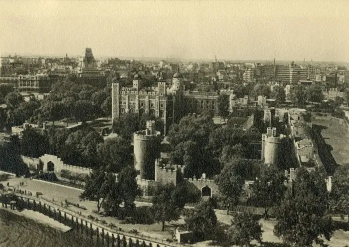 Framed Print : Tower of London. General View from the South, c1920. Creator: Unknown Framed Print : Tower of London. General View from the South, c1920. Creator: Unknown