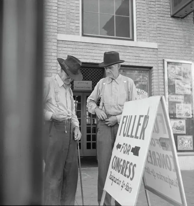 Framed Print : On the town square, Fayetteville, Arkansas, 1938. Creator: Dorothea Lange Framed Print : On the town square, Fayetteville, Arkansas, 1938. Creator: Dorothea Lange