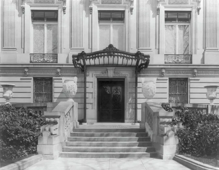 Framed Print : The Townsend house, home of Sumner Welles... 2121 Massachusetts Ave. N.W... c1910-1911. Creator: Frances Benjamin Johnston Framed Print : The Townsend house, home of Sumner Welles... 2121 Massachusetts Ave. N.W... c1910-1911. Creator: Frances Benjamin Johnston