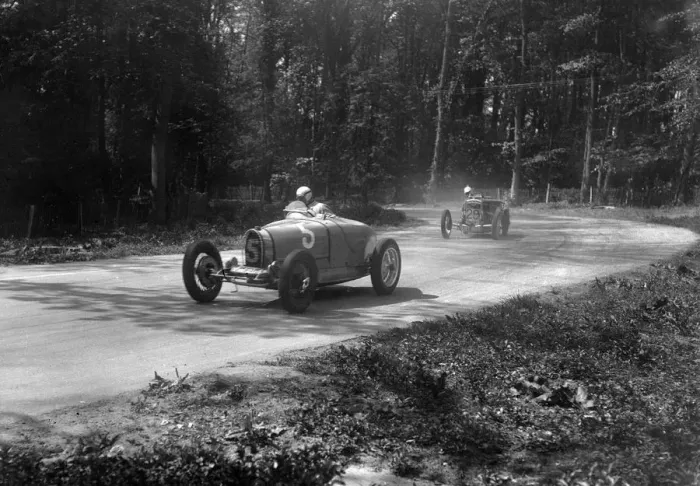 Framed Print : TP Cholmondeley-Tappers Bugatti Type 37A leading a Frazer-Nash TT replica at Donington Park Framed Print : TP Cholmondeley-Tappers Bugatti Type 37A leading a Frazer-Nash TT replica at Donington Park