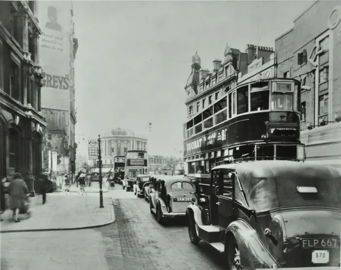 Framed Print : Traffic on the New Kent Road, Southwark, London, 1947 Framed Print : Traffic on the New Kent Road, Southwark, London, 1947