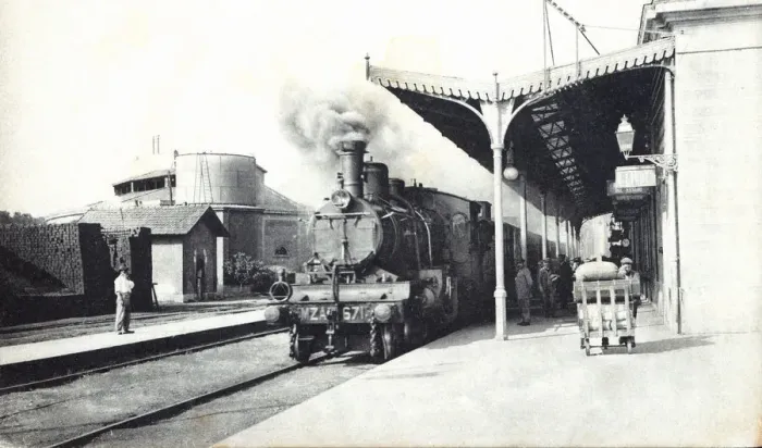 Framed Print : Train in the Girona station MZA, 1910 Framed Print : Train in the Girona station MZA, 1910