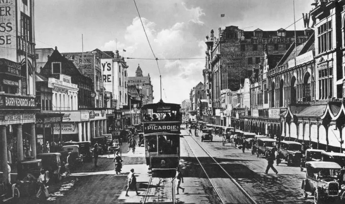 Framed Print : Tram on West Street, Durban, South Africa Framed Print : Tram on West Street, Durban, South Africa