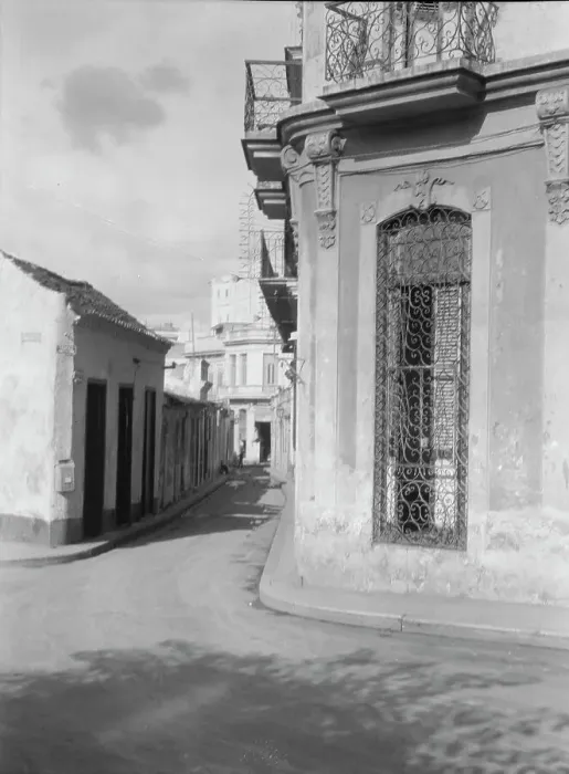 Framed Print : Travel views of Cuba and Guatemala, between 1899 and 1926. Creator: Arnold Genthe Framed Print : Travel views of Cuba and Guatemala, between 1899 and 1926. Creator: Arnold Genthe
