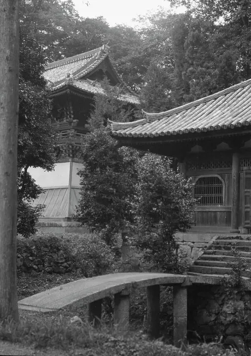 Framed Print : Travel views of Japan and Korea, 1908. Creator: Arnold Genthe Framed Print : Travel views of Japan and Korea, 1908. Creator: Arnold Genthe