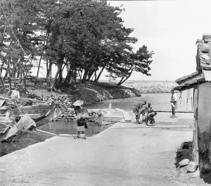 Framed Print : Travel views of Japan and Korea, 1908. Creator: Arnold Genthe Framed Print : Travel views of Japan and Korea, 1908. Creator: Arnold Genthe
