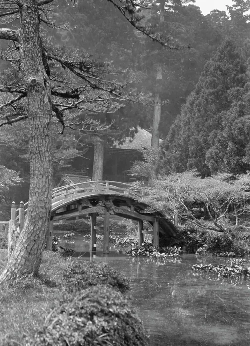 Framed Print : Travel views of Japan and Korea, 1908. Creator: Arnold Genthe Framed Print : Travel views of Japan and Korea, 1908. Creator: Arnold Genthe