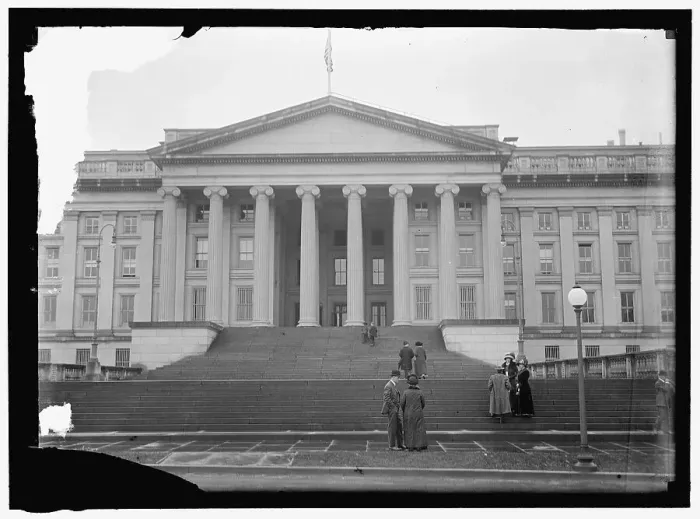 Framed Print : Treasury Building, between 1910 and 1917. Creator: Harris & Ewing. Treasury Building, between 1910 and 1917. Creator: Harris & Ewing Framed Print : Treasury Building, between 1910 and 1917. Creator: Harris & Ewing. Treasury Building, between 1910 and 1917. Creator: Harris & Ewing