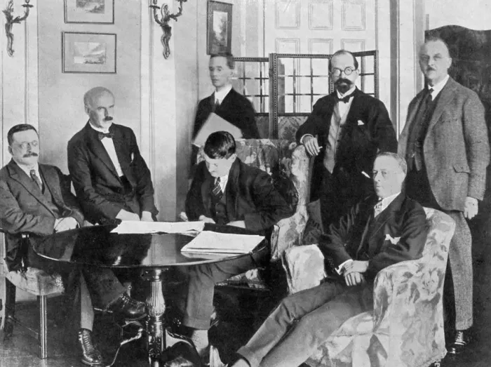 Framed Print : The treaty makers, 6 December 1921 Framed Print : The treaty makers, 6 December 1921