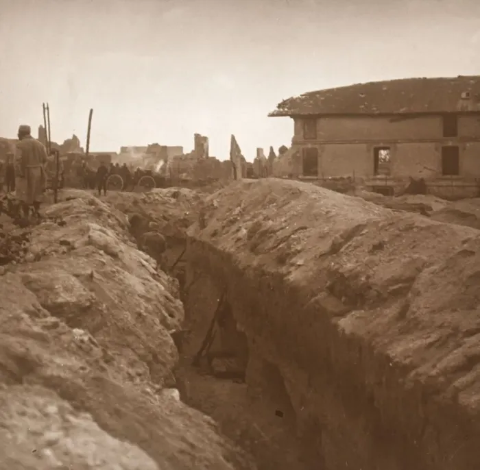 Framed Print : Trenches, c1914-c1918 Framed Print : Trenches, c1914-c1918