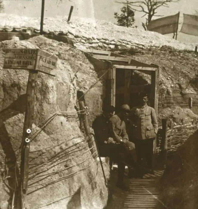 Framed Print : Trenches, Champagne, northern France, c1914-c1918 Framed Print : Trenches, Champagne, northern France, c1914-c1918