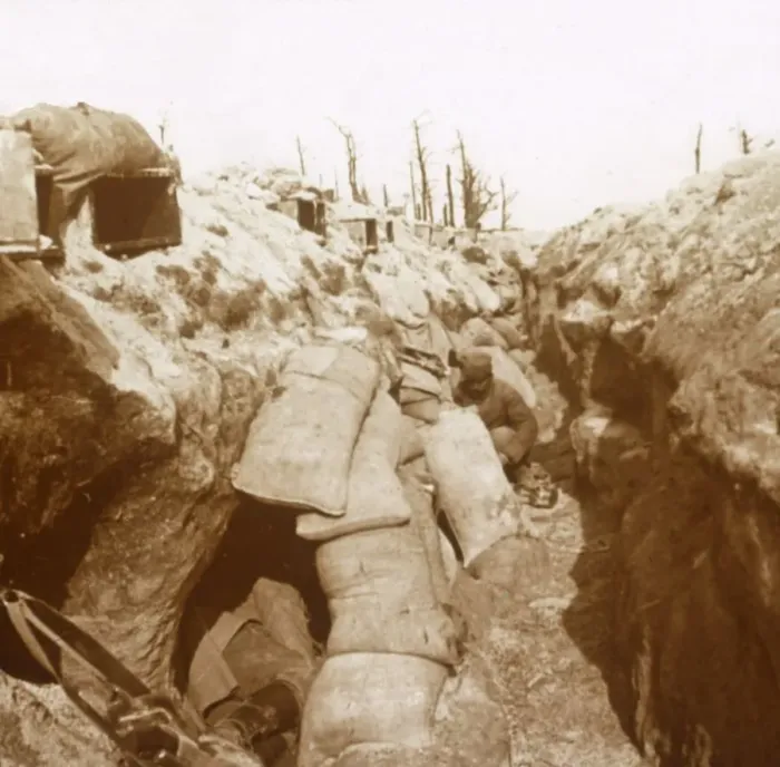 Framed Print : Trenches in Champagne, northern France, c1914-c1918 Framed Print : Trenches in Champagne, northern France, c1914-c1918