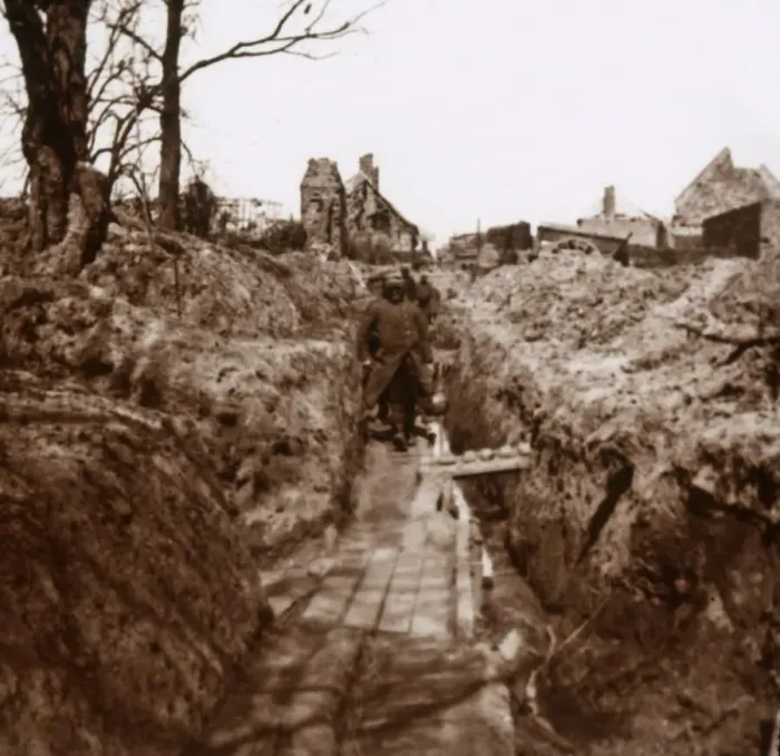 Framed Print : Trenches, Somme, northern France, c1914-c1918 Framed Print : Trenches, Somme, northern France, c1914-c1918