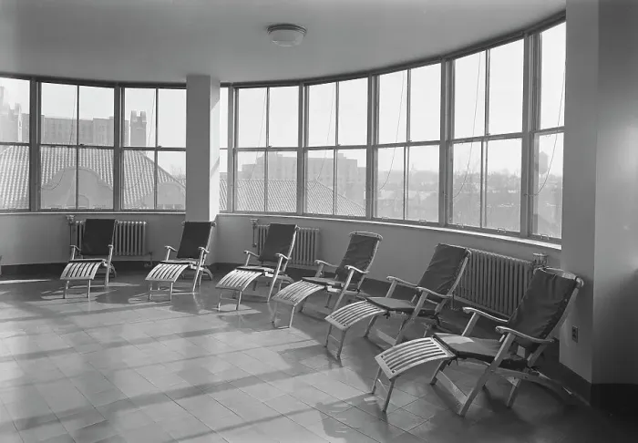 Framed Print : Triboro Hospital for Tuberculosis, Parsons Blvd. Jamaica, New York, 1941. Creator: Gottscho-Schleisner, Inc