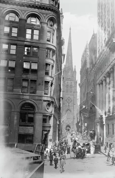 Framed Print : Trinity Church, between c1910 and c1915. Creator: Bain News Service Framed Print : Trinity Church, between c1910 and c1915. Creator: Bain News Service