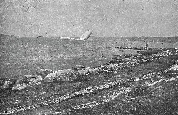 Trois Zeppelins detruits en trois jours. Le 'L20' dans un fjord de Norvege; L'epave du... 1916. Creator: Unknown. Trois Zeppelins detruits en trois jours. Le 'L20' dans un fjord de Norvege; L'epave du... 1916. Creator: Unknown