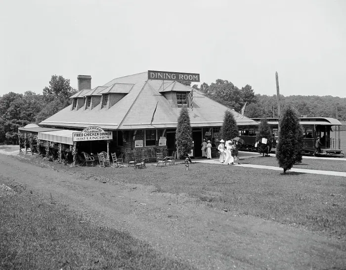 Framed Print : Trolley station, Mt. Vernon, Va. c.between 1910 and 1920. Creator: Unknown Framed Print : Trolley station, Mt. Vernon, Va. c.between 1910 and 1920. Creator: Unknown