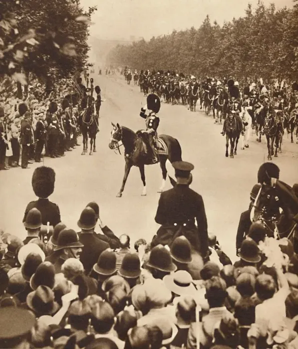 Framed Print : Trooping the Colour Pageantry, 1937 Framed Print : Trooping the Colour Pageantry, 1937