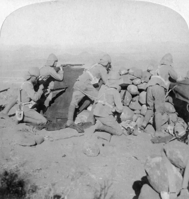 Framed Print : Troops defending New Zealand Hill, Slingersfontein, South Africa, 25th January 1900. Artist: Underwood & Underwood Framed Print : Troops defending New Zealand Hill, Slingersfontein, South Africa, 25th January 1900. Artist: Underwood & Underwood