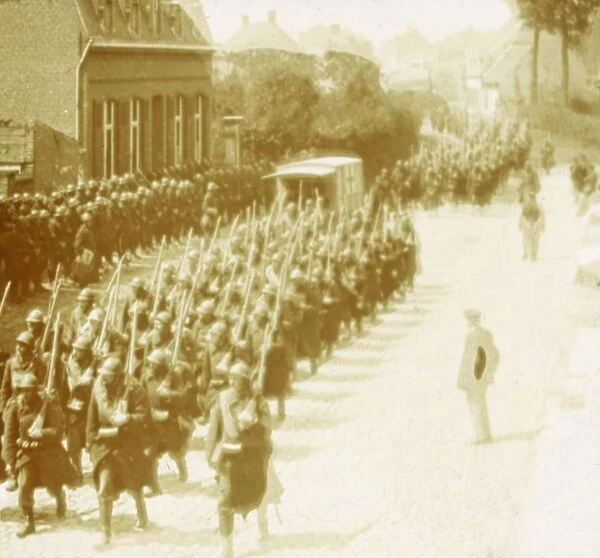 Troops marching, Alveringem, Flanders, Belgium, c1914-c1918