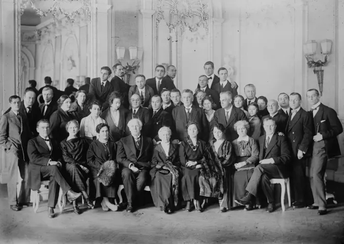 Framed Print : The Troupe of the Moscow Art Theatre, 1900s-1910s Framed Print : The Troupe of the Moscow Art Theatre, 1900s-1910s