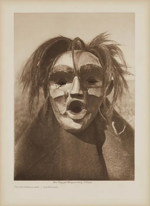 Framed Print : Tsunukwalahl, Qagyuhl, 1914. Creator: Edward Sheriff Curtis Framed Print : Tsunukwalahl, Qagyuhl, 1914. Creator: Edward Sheriff Curtis