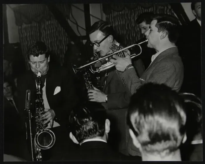 Framed Print : The Tubby Hayes Sextet playing at the Co-op Civic Centre, Bristol, 1950s. Pictured are Tubby Hayes Framed Print : The Tubby Hayes Sextet playing at the Co-op Civic Centre, Bristol, 1950s. Pictured are Tubby Hayes