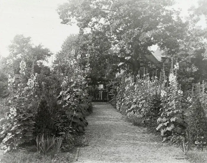 Framed Print : Tudor Place, Armistead Peter, Jr. house, 1644 31st Street, NW, Washington, D.C. 1926. Creator: Frances Benjamin Johnston. Tudor Place, Armistead Peter, Jr. house, 1644 31st Street, NW, Washington, D.C. 1926 Framed Print : Tudor Place, Armistead Peter, Jr. house, 1644 31st Street, NW, Washington, D.C. 1926. Creator: Frances Benjamin Johnston. Tudor Place, Armistead Peter, Jr. house, 1644 31st Street, NW, Washington, D.C. 1926