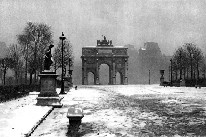 Framed Print : The Tuileries under snow and the Carrousel Arch, Paris, 1931. Artist: Ernest Flammarion Framed Print : The Tuileries under snow and the Carrousel Arch, Paris, 1931. Artist: Ernest Flammarion