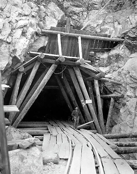 Tunnel Works, 1900-1904. Creator: Unknown
