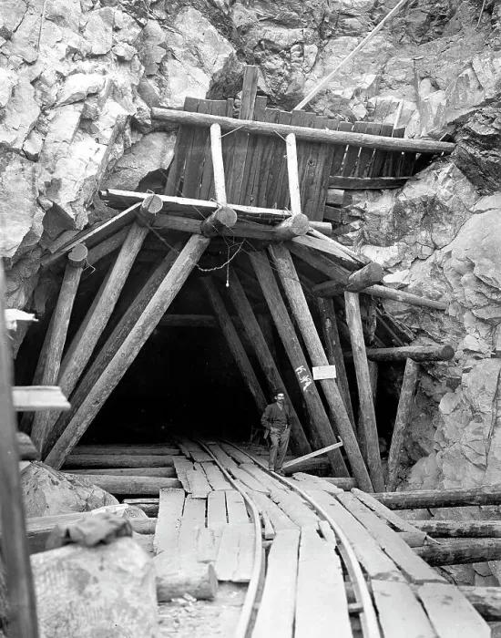 Framed Print : Tunnel Works, 1900-1904. Creator: Unknown Framed Print : Tunnel Works, 1900-1904. Creator: Unknown