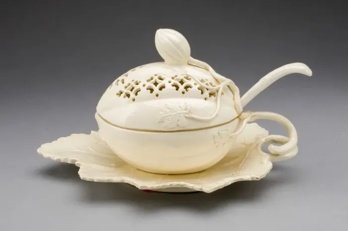 Framed Print : Tureen and Stand with Ladle, Yorkshire, 1780 / 90. Creator: Leeds Pottery Framed Print : Tureen and Stand with Ladle, Yorkshire, 1780 / 90. Creator: Leeds Pottery