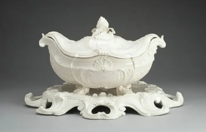 Framed Print : Tureen and Stand, Paris, c. 1750. Creator: Pont-aux-Choux Manufactory Framed Print : Tureen and Stand, Paris, c. 1750. Creator: Pont-aux-Choux Manufactory
