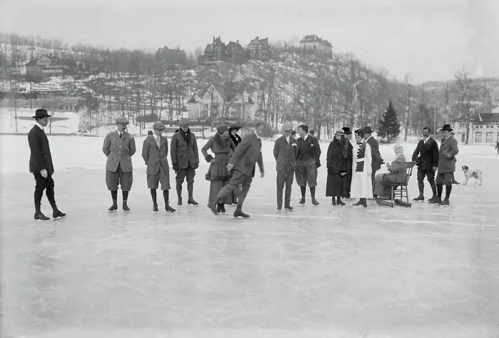 Framed Print : On Tuxedo Lake, between c1910 and c1920. Creator: Bain News Service Framed Print : On Tuxedo Lake, between c1910 and c1920. Creator: Bain News Service