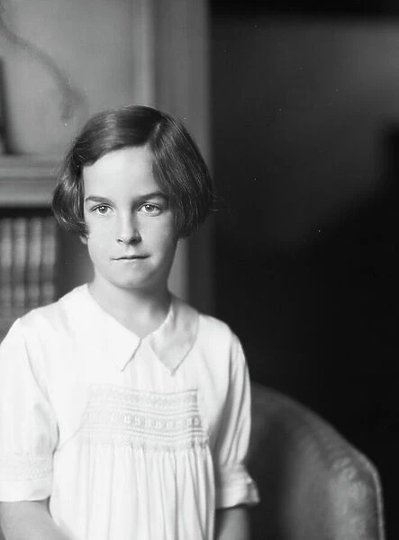 Twichell Mr. daughter of, portrait photograph, 1925 Nov. 19. Creator: Arnold Genthe