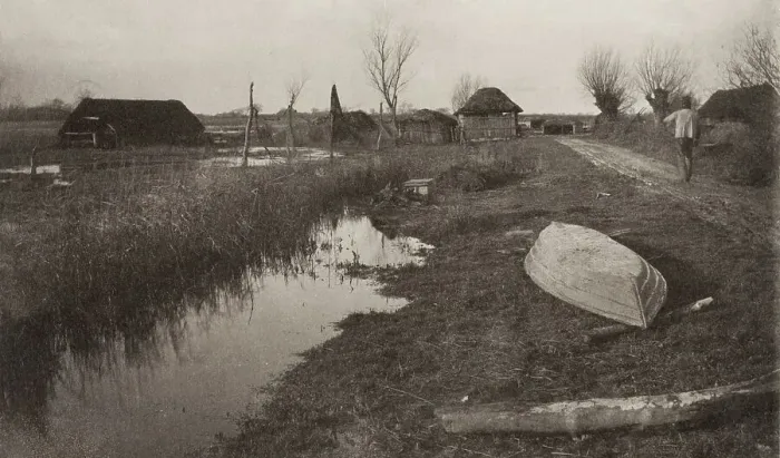 Framed Print : Twixt Land and Water, 1886. Creator: Peter Henry Emerson Framed Print : Twixt Land and Water, 1886. Creator: Peter Henry Emerson