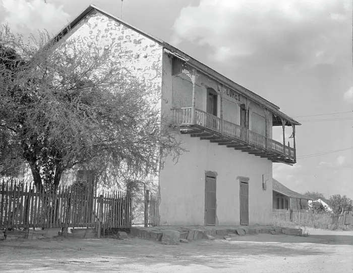 Framed Print : Type of house on the American-Mexican border, Rio Grande Valley, Texas, 1936. Creator: Dorothea Lange Framed Print : Type of house on the American-Mexican border, Rio Grande Valley, Texas, 1936. Creator: Dorothea Lange