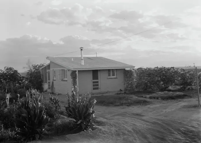 Framed Print : Type house at Garden Homes, Kern County, California, 1938. Creator: Dorothea Lange. Type house at Garden Homes, Kern County, California, 1938. Creator: Dorothea Lange Framed Print : Type house at Garden Homes, Kern County, California, 1938. Creator: Dorothea Lange. Type house at Garden Homes, Kern County, California, 1938. Creator: Dorothea Lange