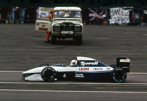 Tyrrell Ilmor 020-B, Andrea De Cesaris 1992 British Grand Prix. Creator: Unknown