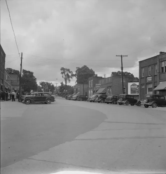Framed Print : On U. S. 15, Saturday afternoon, Pittsboro, North Carolina, 1939. Creator: Dorothea Lange Framed Print : On U. S. 15, Saturday afternoon, Pittsboro, North Carolina, 1939. Creator: Dorothea Lange
