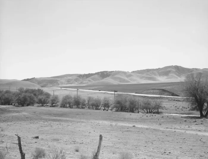 Framed Print : U. S. 99 on ridge over Tehachapi Mountains, 1939. Creator: Dorothea Lange Framed Print : U. S. 99 on ridge over Tehachapi Mountains, 1939. Creator: Dorothea Lange