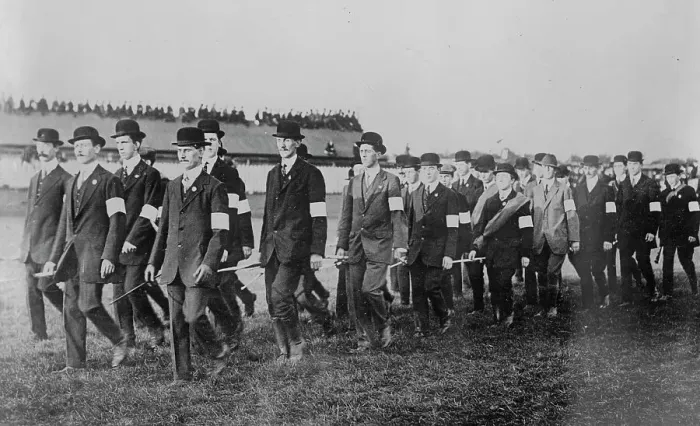Framed Print : Ulster Volunteers, between c1910 and c1915. Creator: Bain News Service Framed Print : Ulster Volunteers, between c1910 and c1915. Creator: Bain News Service
