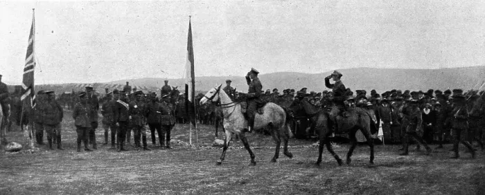Framed Print : Une ceremonie militaire a Salonique; defile des troupes Britanniques devant les deux... 1916. Creator: Unknown Framed Print : Une ceremonie militaire a Salonique; defile des troupes Britanniques devant les deux... 1916. Creator: Unknown