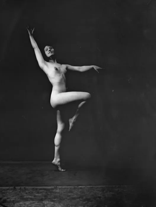 Framed Print : Unidentified dancer, possibly an Elizabeth Duncan dancer, between 1911 and 1942. Creator: Arnold Genthe Framed Print : Unidentified dancer, possibly an Elizabeth Duncan dancer, between 1911 and 1942. Creator: Arnold Genthe