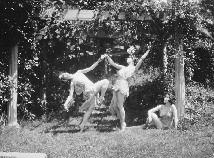 Framed Print : Unidentified dancers, possibly Elizabeth Duncan dancers, between 1911 and 1942. Creator: Arnold Genthe Framed Print : Unidentified dancers, possibly Elizabeth Duncan dancers, between 1911 and 1942. Creator: Arnold Genthe