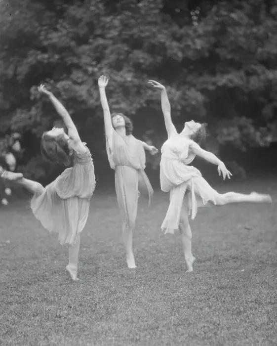 Framed Print : Unidentified dancers, possibly Elizabeth Duncan dancers, between 1911 and 1942. Creator: Arnold Genthe Framed Print : Unidentified dancers, possibly Elizabeth Duncan dancers, between 1911 and 1942. Creator: Arnold Genthe