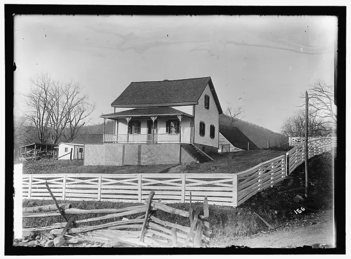 Framed Print : Unidentified farmhouse, between 1909 and 1923. Creator: Harris & Ewing. Unidentified farmhouse, between 1909 and 1923. Creator: Harris & Ewing Framed Print : Unidentified farmhouse, between 1909 and 1923. Creator: Harris & Ewing. Unidentified farmhouse, between 1909 and 1923. Creator: Harris & Ewing