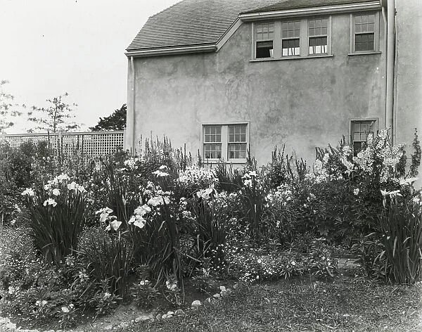 Unidentified house and garden, c1924. Creator: Frances Benjamin Johnston